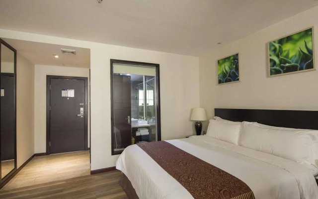 Zhuhai Aqueen Hotel