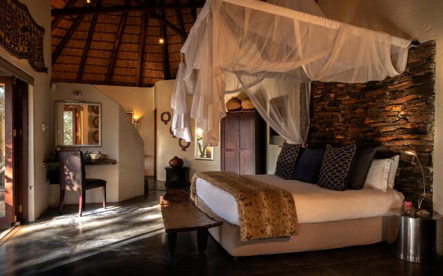 Pondoro Game Lodge  - Open to Kruger Park