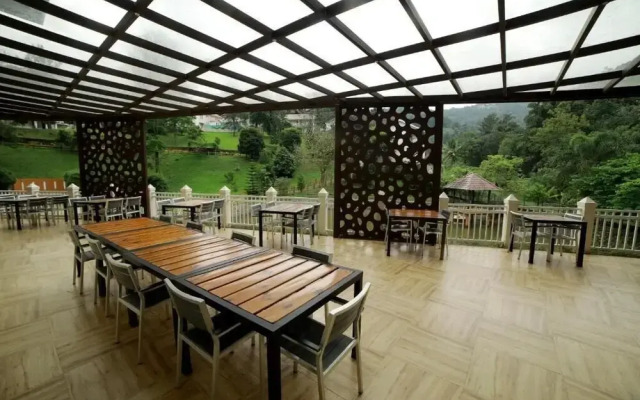 Broad Bean Resort & Spa