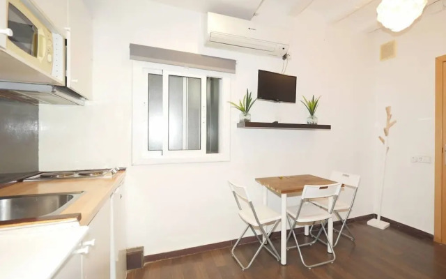 Interior Apt Center 42 El Born