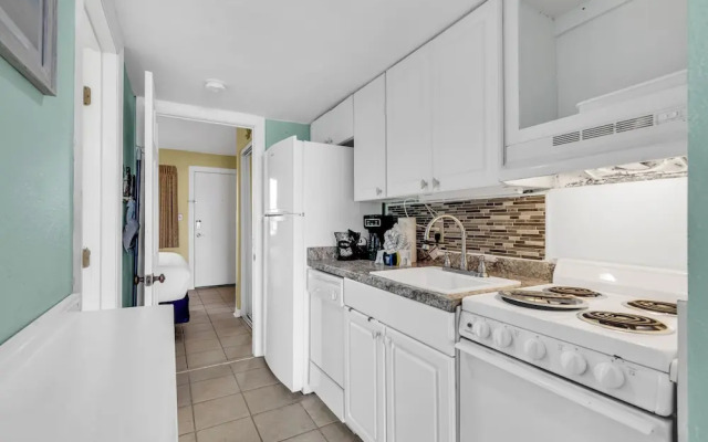 Bluewater Resort 306