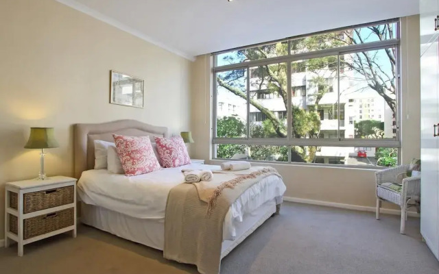 Berkeley Square Apartment