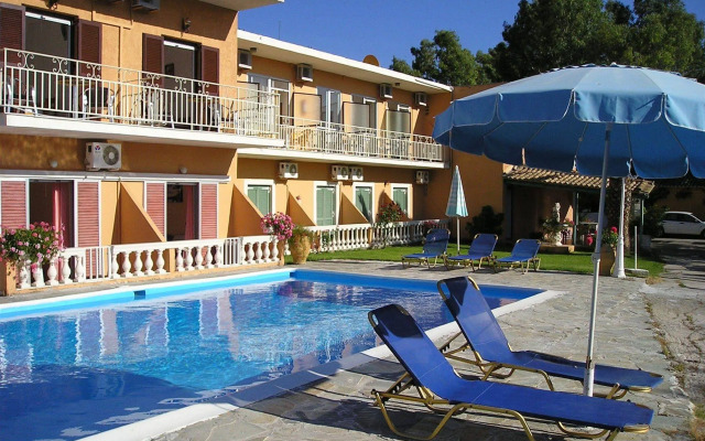 River Studios & Apartments