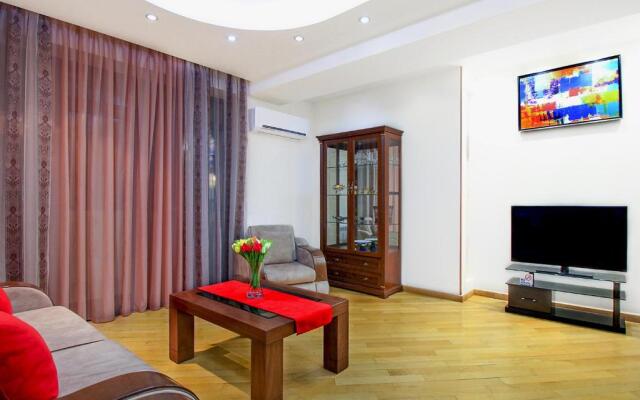 3 Bedroom Apartment near Republic Square