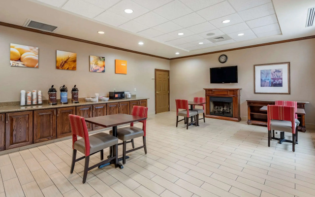 Comfort Inn & Suites Virginia Beach - Norfolk Airport