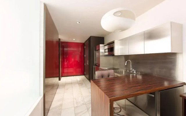 Palms Place