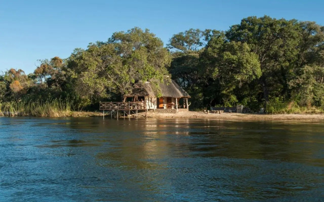Mobola Lodge