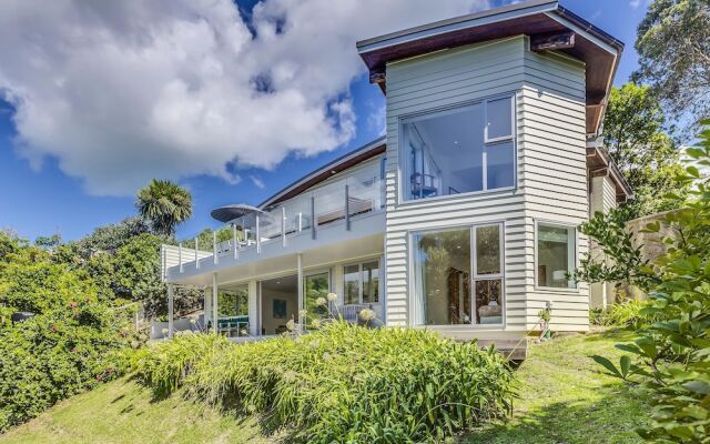 Absolute Beachfront Oneroa