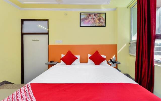 OYO 28054 Hotel Suraj Villa