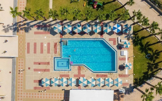 Mammis Beach Hotel