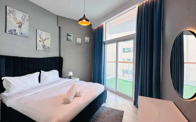 Premium 2 Bed Millennium Apartment