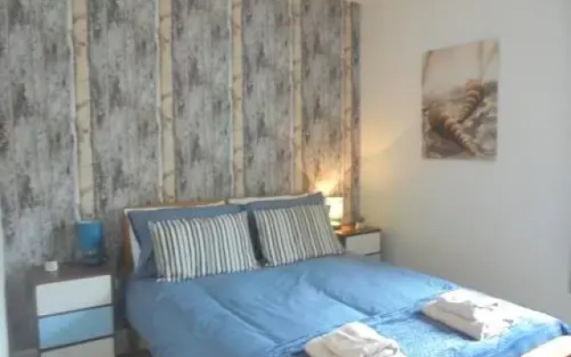 11B Beachside