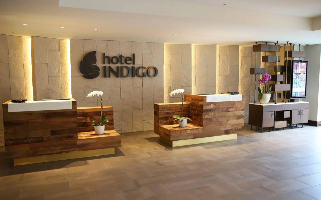 Hotel Indigo Naperville Riverwalk by IHG