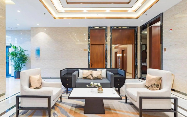 Yun-Ray Hotel