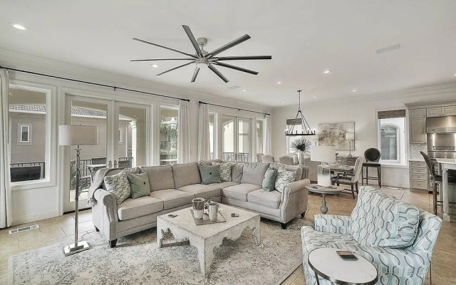 Bella Destina by RedAwning