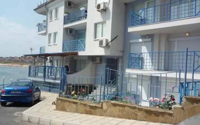 Armi Apartment