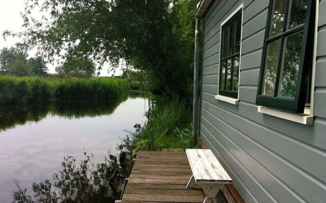Quaint Holiday Home in Amsterdam near Lake
