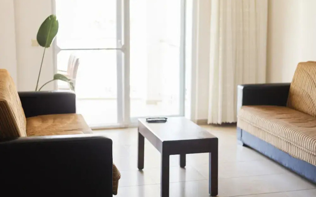 Kaju Rooms