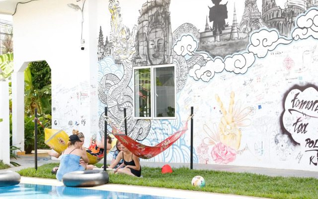Pool Party Hostel