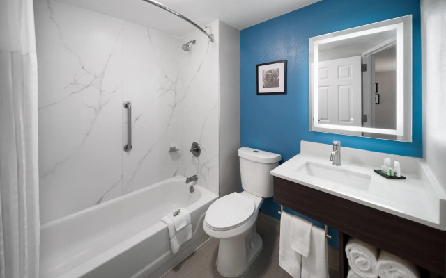 La Quinta Inn & Suites by Wyndham Houston Stafford Sugarland
