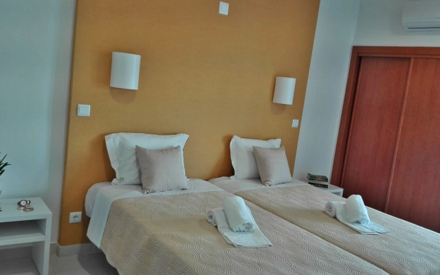 Apartamentos Vale de Carros by Umbral