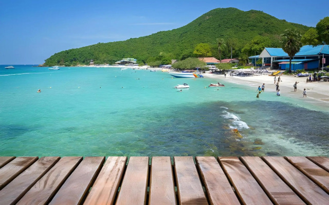 Tawaen Beach Resort