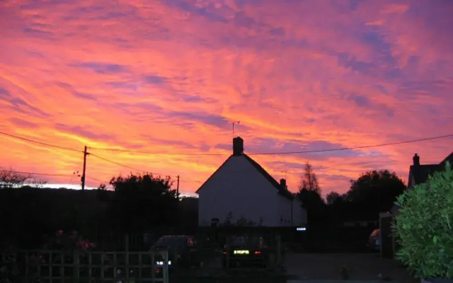 Quiet Woman House (отель для женщин)