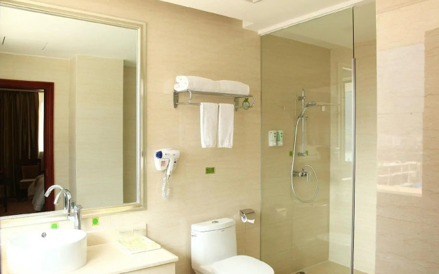 Vienna International Hotel（Guangxi Guilin Yangsuo West Street and Ten-mile Gallery）