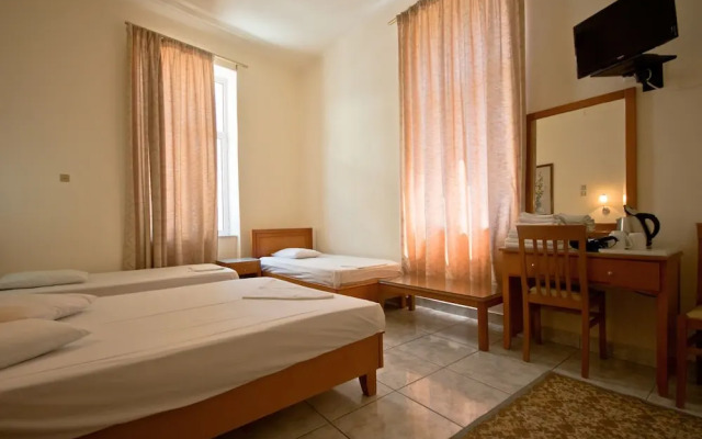 Hotel Lena