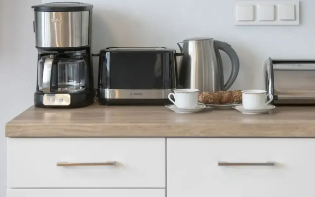 Unique Bright Apartment by Renters