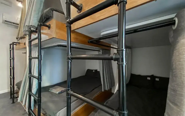 Zeus Living Central Hotel