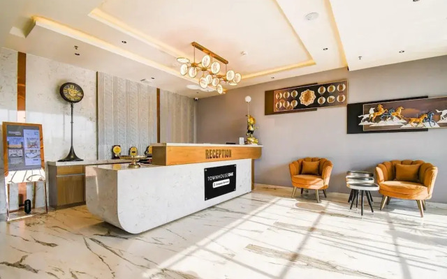Deluxe Double Stays Near Paridh Crossing