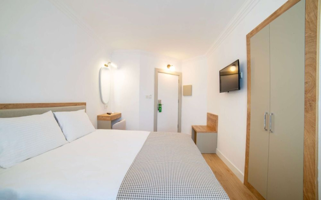 Golda Hotel