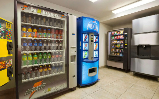 Super 8 by Wyndham Bellingham Airport/Ferndale