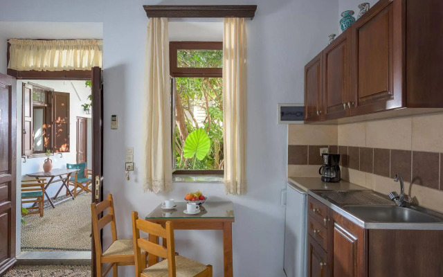 Erato Apartments