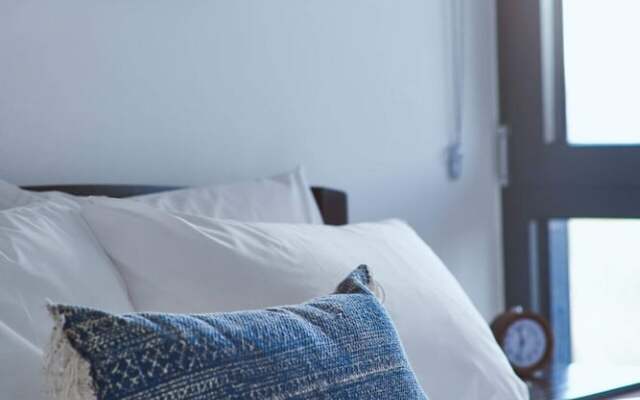 Beautiful 1 Bedroom With Balcony Near Mile End