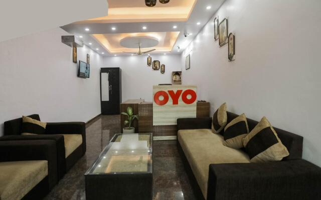 OYO 75701 Red Velvet Rooms & Banquet