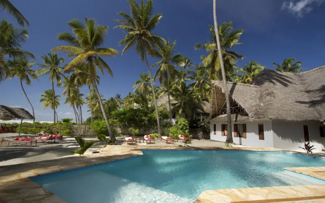 Raha Lodge