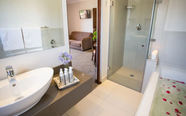 Super Tubes Guesthouse