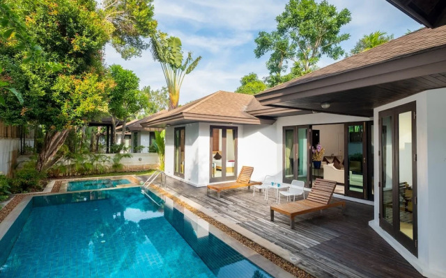 Phuket Ratchamaka Pool Villa