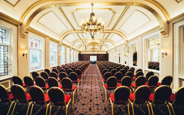 County Hotel & County Aparthotel Newcastle