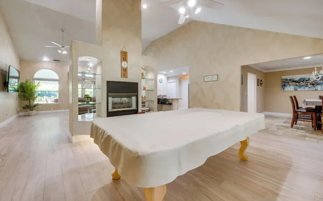 Billiards & Private Pool: Bright Clovis Home!