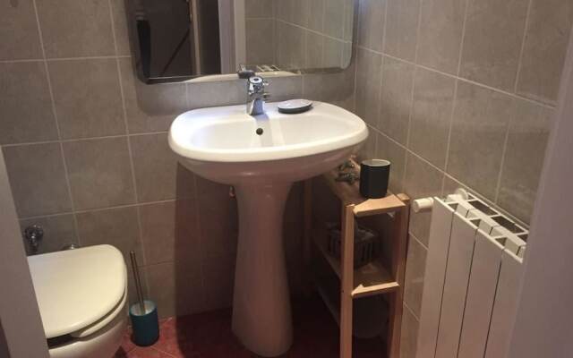 Al Canton Apartments