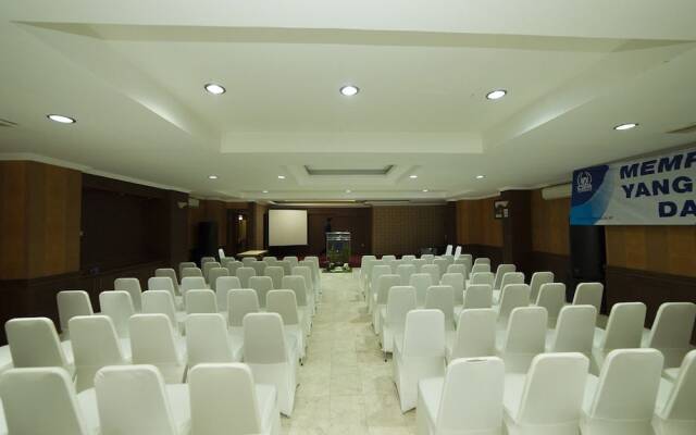 艾里班贾尔马辛杜卡双溪巴鲁阿梅德亚尼 44 号酒店(Airy Duta Sungai Baru Ahmad Yani 44 Banjarmasin)