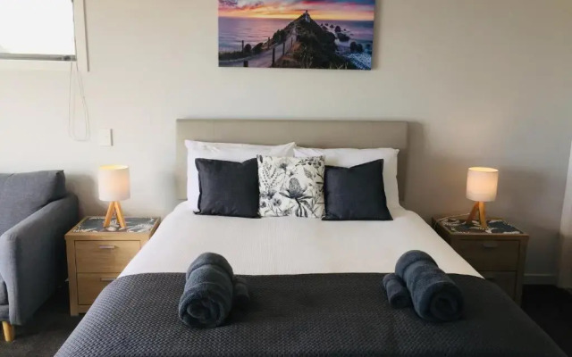 Kaka Point Views Apartment 2