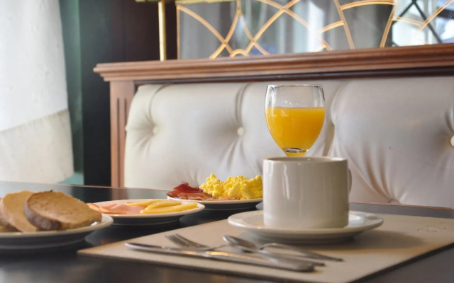 Epic Hotel Villa Mercedes