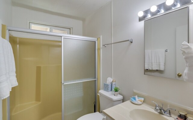 Riverfront Bullhead City House w/ Balcony!