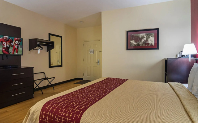 Red Roof Inn & Suites Lake Orion/ Auburn Hills