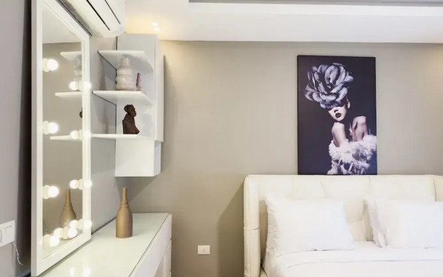 Flattering 2bdr - 5 min to Airport