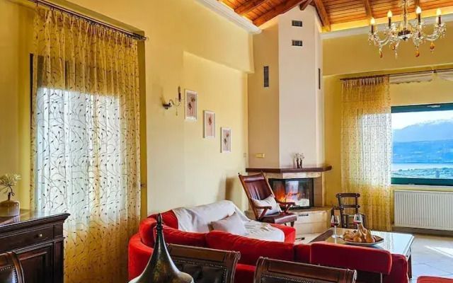 Villa Aitheras With sea Views and Garden